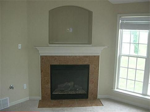 4th image of 10043 Bloomsbury Ave