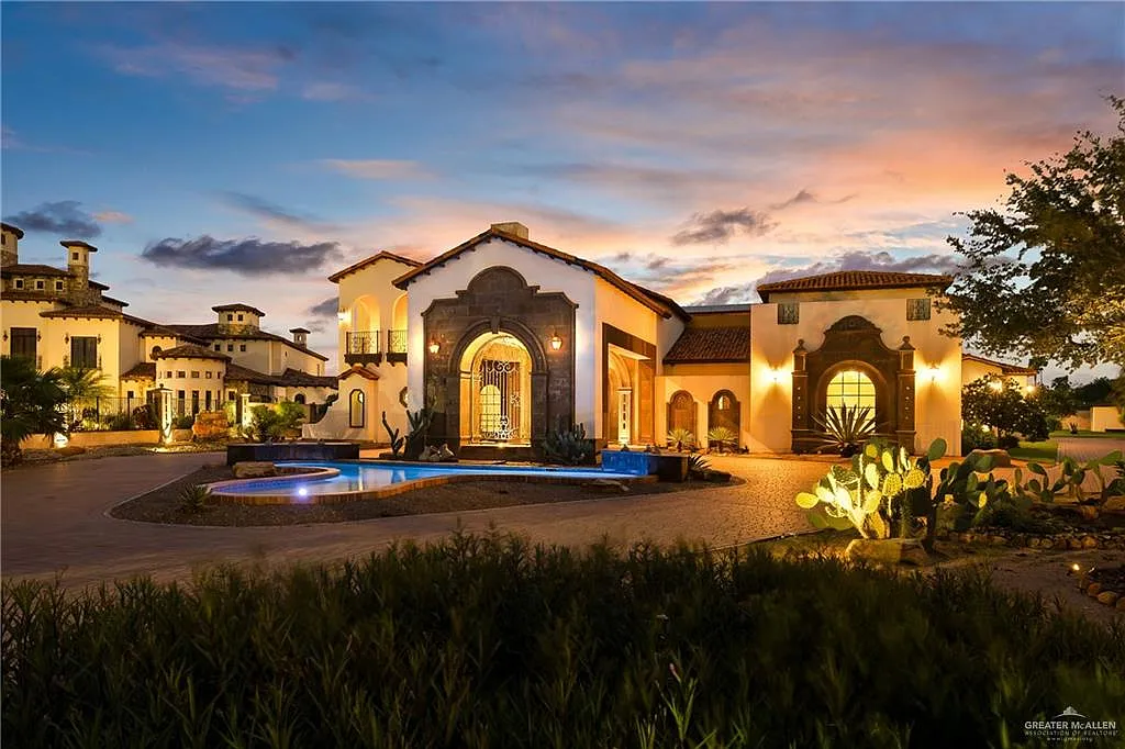 8 bed, 9.0 bath, 14829 sqft, $12,500 — Photo 3