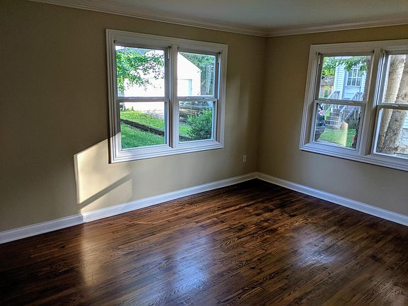 3rd image of 906 Kenton St