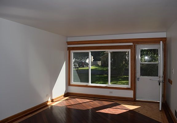 3rd image of 37920 N Wilson Ave