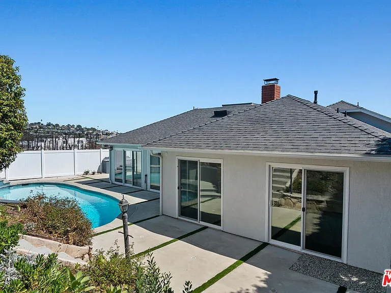 18133 Wakecrest Dr — Photo 3
