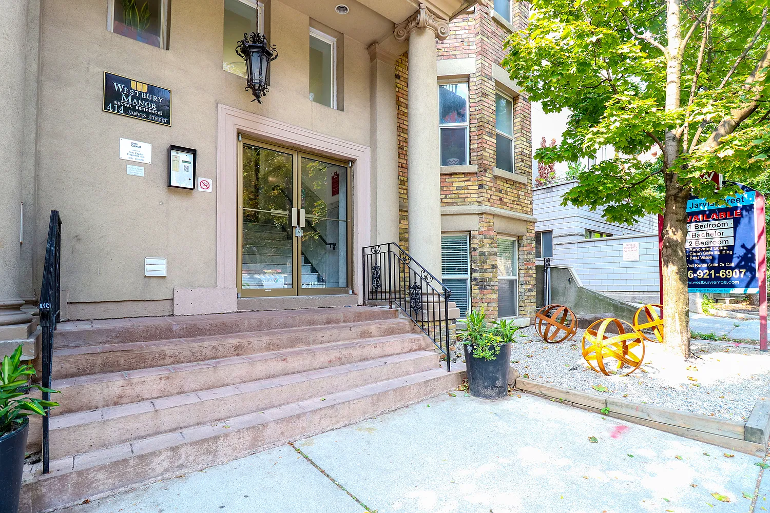 414 Jarvis Street, Toronto — Photo 2