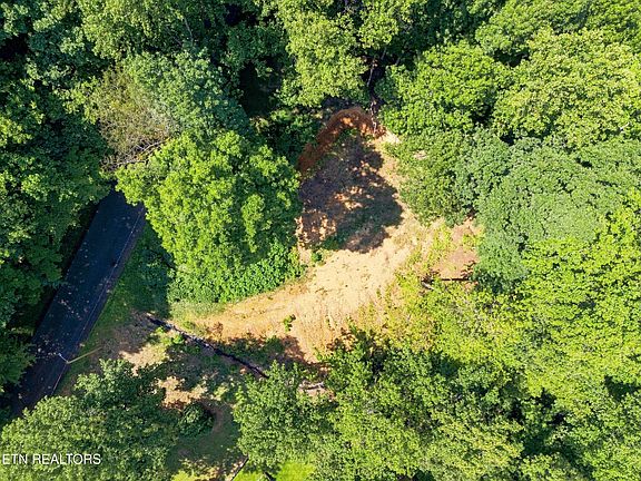 4th image of 617 Skyline Dr