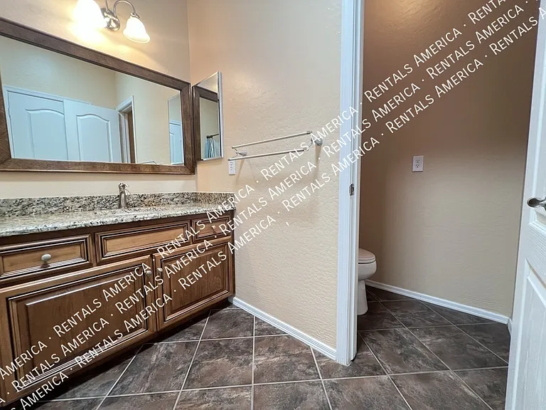 1536 E Fontana Dr — Photo 29