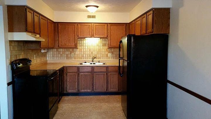 2nd image of 2003 Tracy Dr APT 3