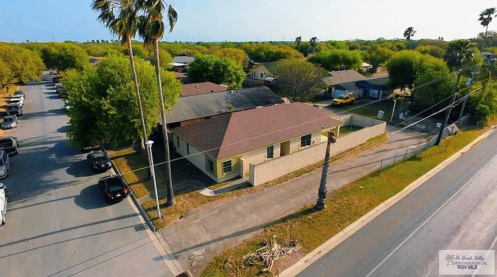 3 bed, 2.0 bath, 1607 sqft, $1,800 — Photo 1