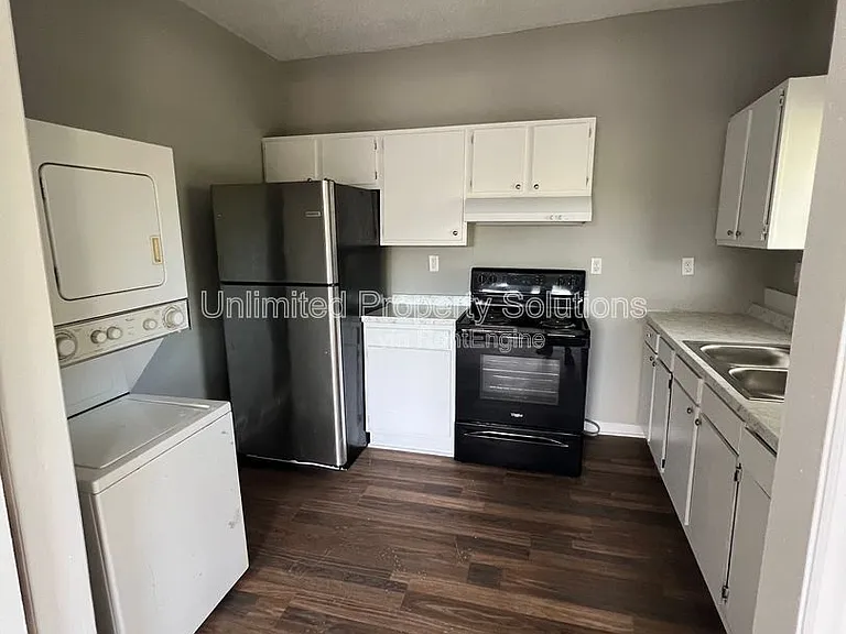 214 S 13th St #B — Photo 5