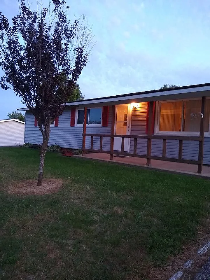 906 Kevin Ct photo 1