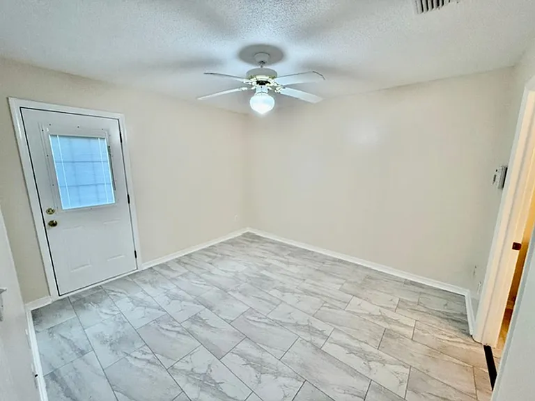 957 Tray Dr — Photo 16