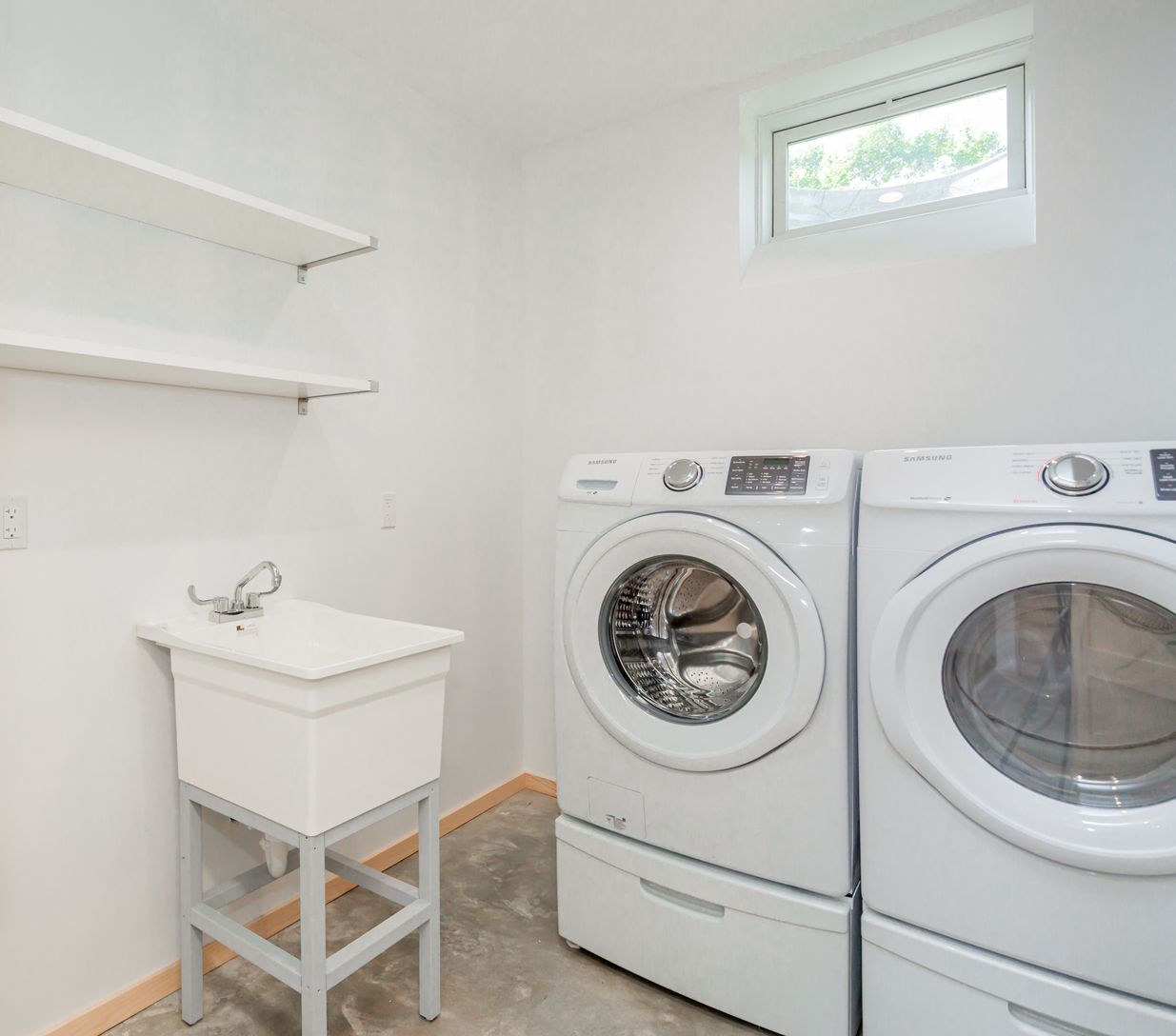  Laundry room 