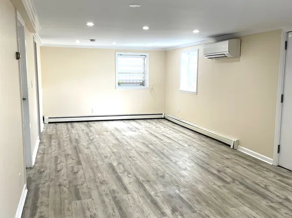 (undisclosed Address), Yonkers, NY 10704
