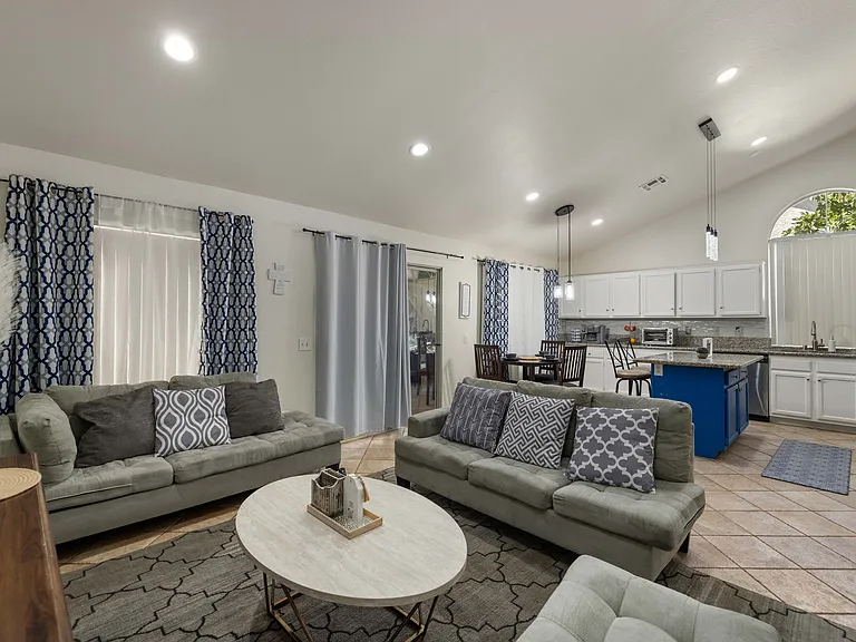 39523 Chalfont Ln — Photo 2
