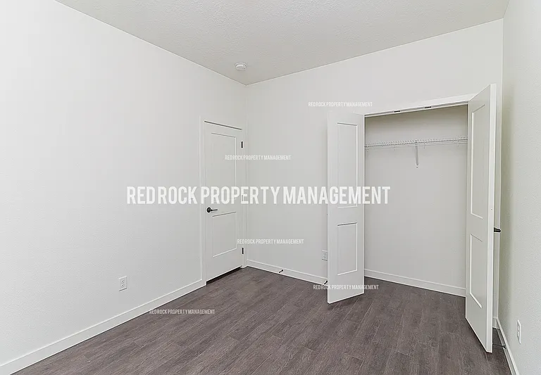 610 S Crescent Ln — Photo 7