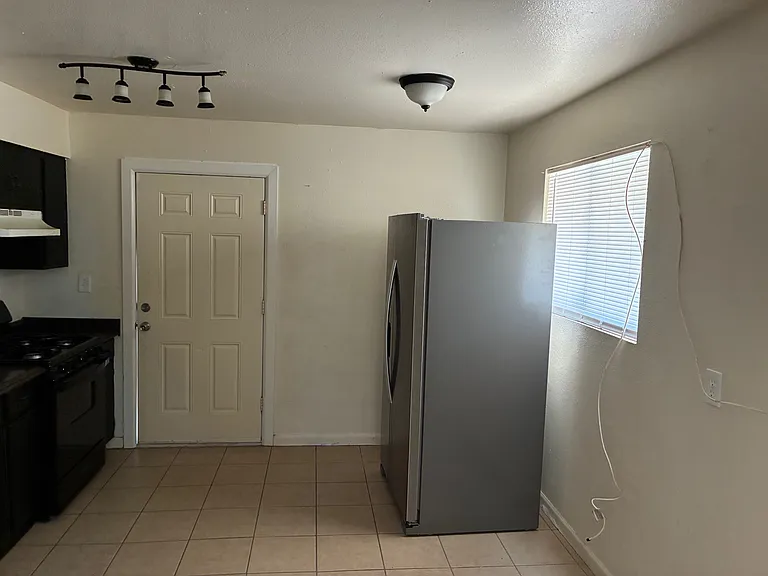 14054 W Noble Cir — Photo 7