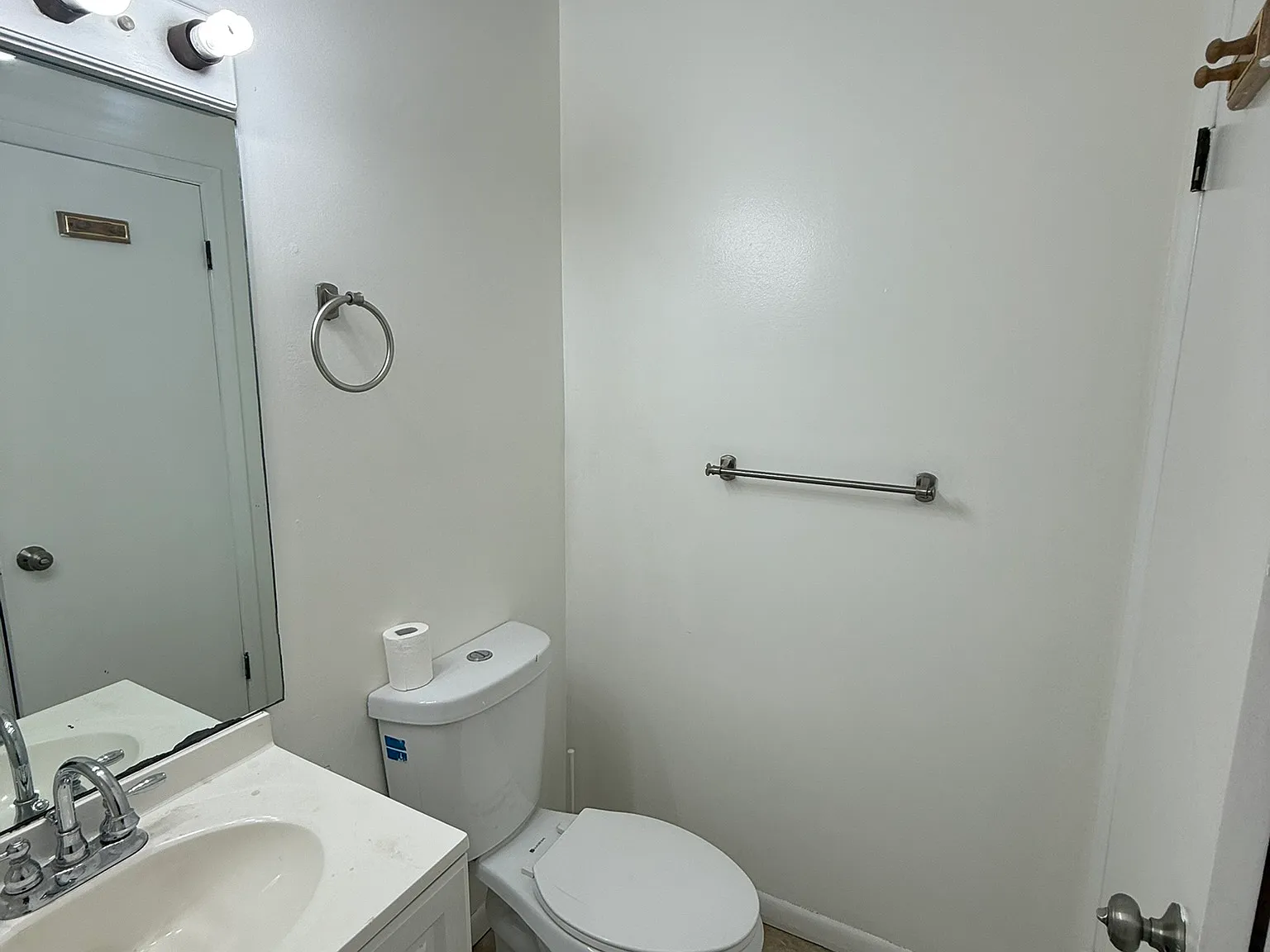2 bed, 700 sqft, $1,400 — Photo 3