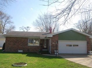 904 Chicago Ave, Dixon, IL 61021