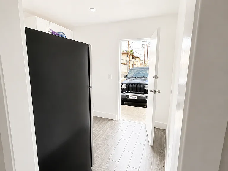 110 N 5th St #6 — Photo 7