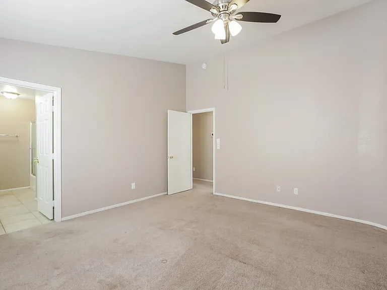 8021 Mount Royal Ct — Photo 9