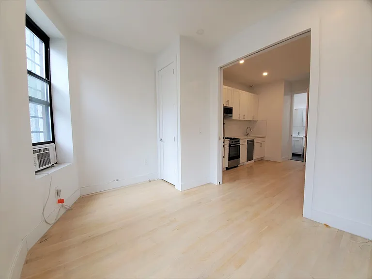 220 W 122nd St #4R — Photo 2