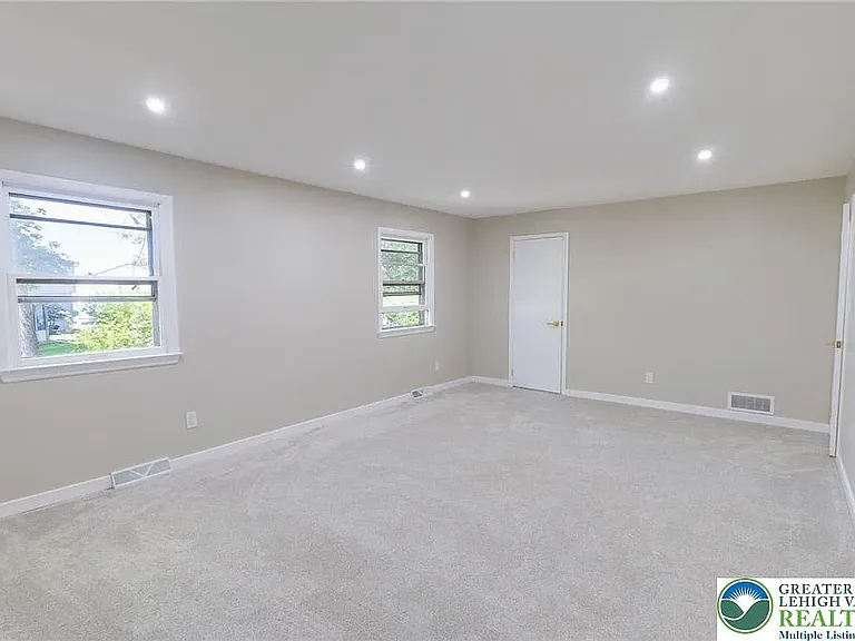 4461 Kohler Dr — Photo 7
