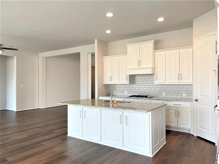 156 Santa Maria St — Photo 8
