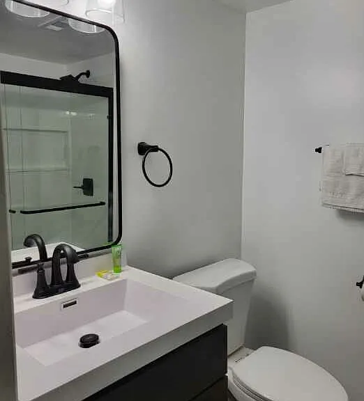 Fielding Court Apartments — Photo 16