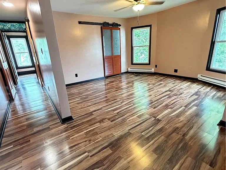 210 W Oak Orchard St — Photo 4