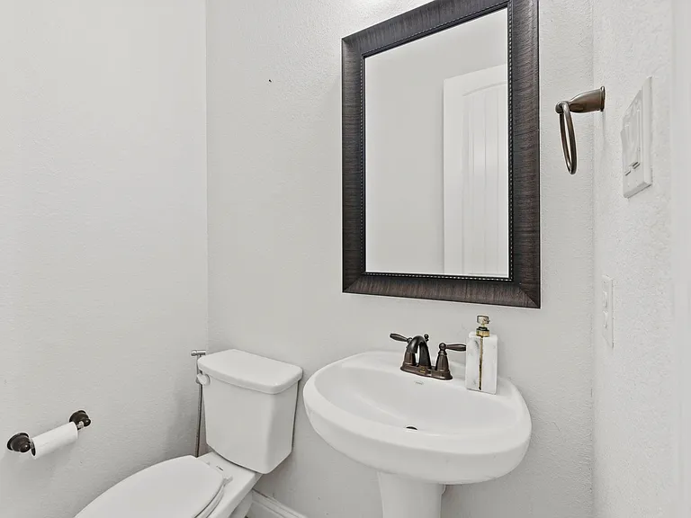 26111 Tintagel Ln — Photo 22