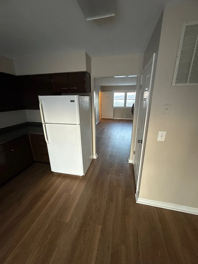 19 Lakeshore Drive Apt 10 - 19-4 — Photo 4