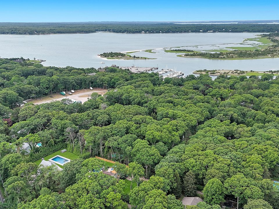 1st image of 10 Harbor View Ln