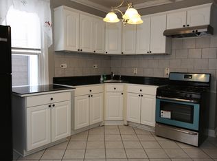 3322 W Warner Ave, Chicago, IL 60618
