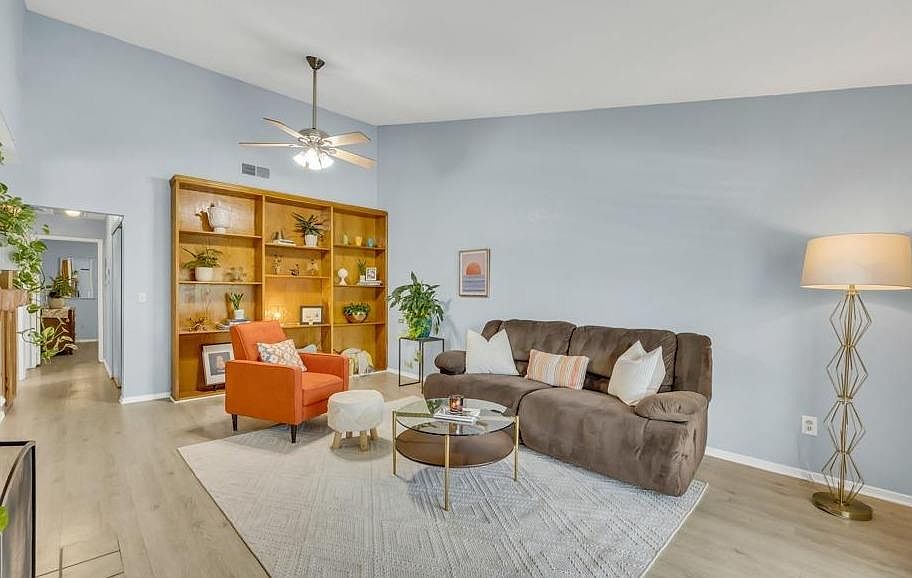 1st image of 4839 Vir Mar St APT 8