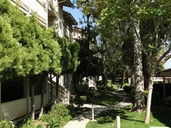 5805 Oak Bend Ln Unit 204, Oak Park, CA 91377