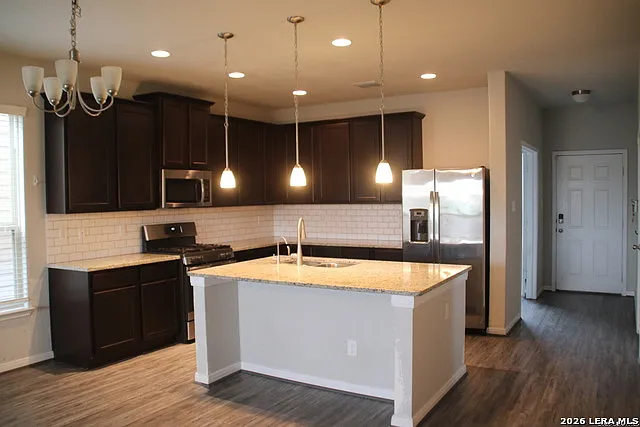 4 bed, 2.5 bath, 2250 sqft, $2,100 — Photo 3