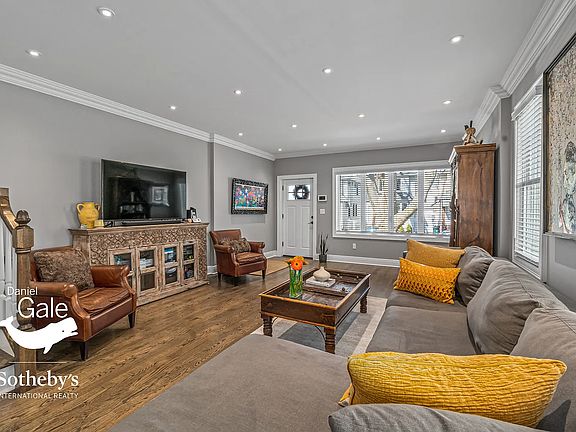 3rd image of 6844 Manse St