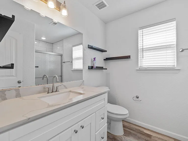 139 W Palm St — Photo 18