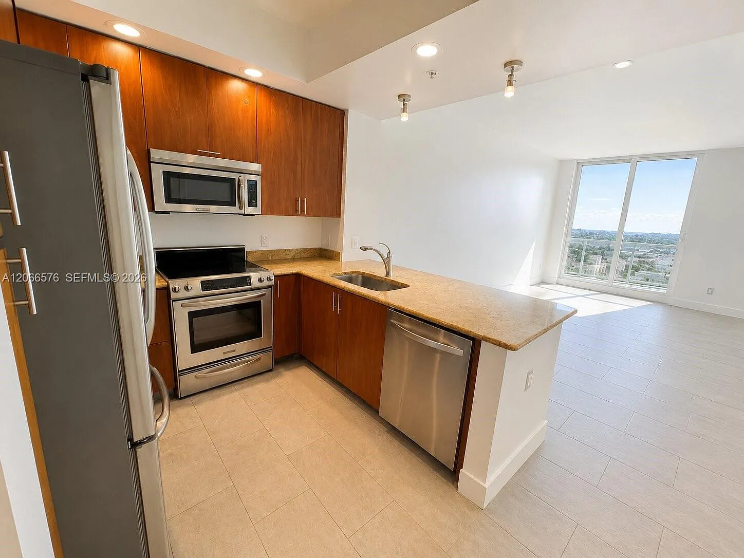 Strada 315 Condo — Photo 4