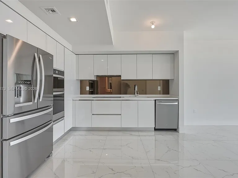 1170 E Hallandale Bch #904 — Photo 4