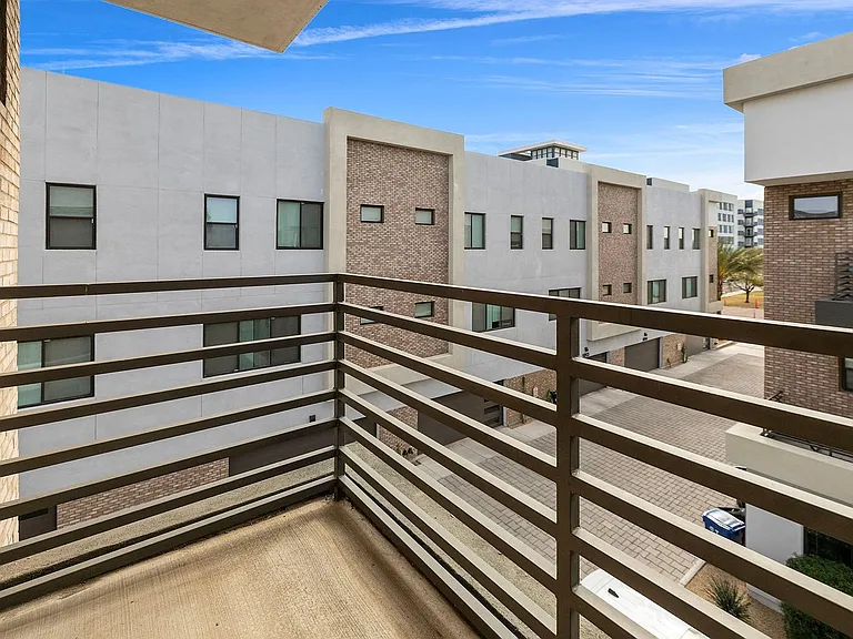 406 W. 7th St. — Photo 31