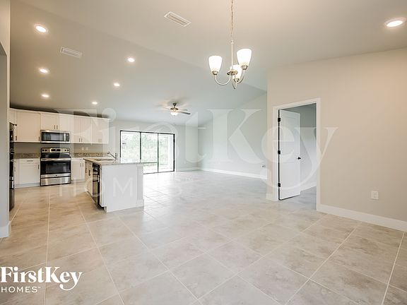 5th image of 915 Plumosa Ave