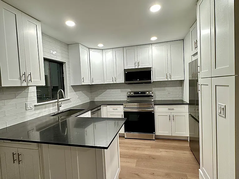60 Lawn Ave #9 — Photo 2
