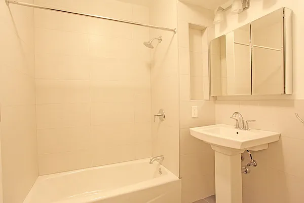 Rented by Bohemia Realty Group | media 11