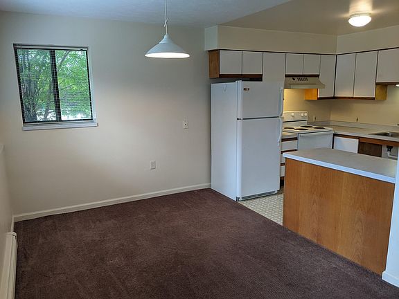5th image of 107 Barry St SE #1