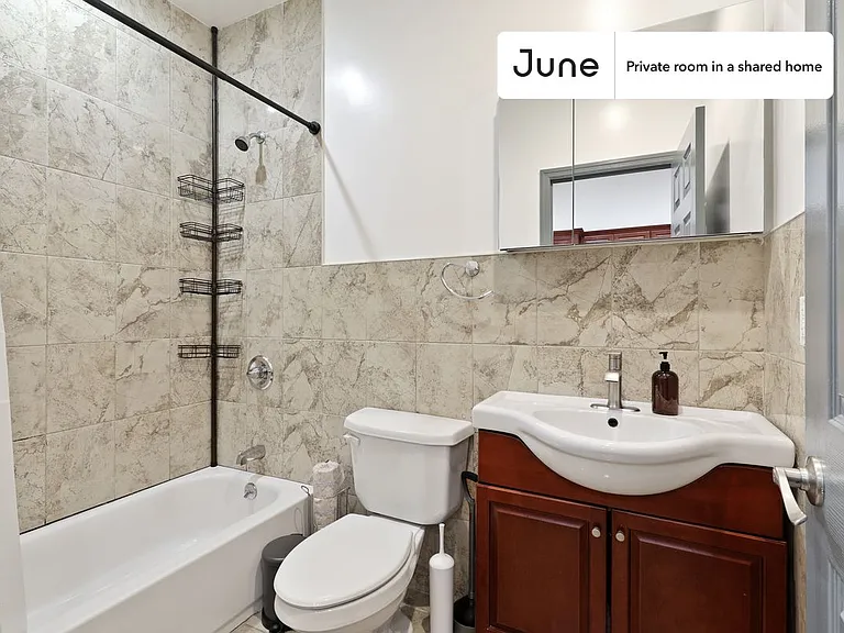1110 Halsey St #D — Photo 15
