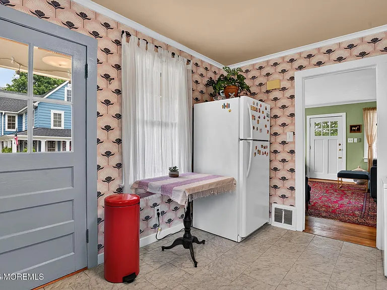 139 Webb Ave — Photo 18