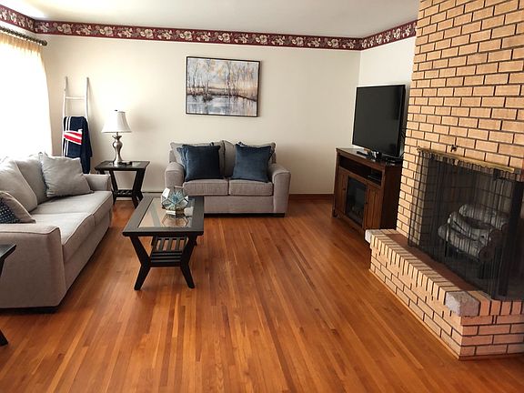 4th image of 517 W Clinton St