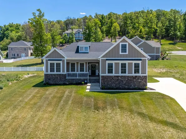 45 Rolling Oaks Dr, Fishersville, VA 22939
