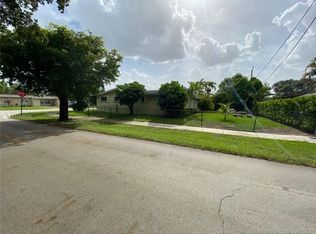 9361 SW 52nd Ter, Miami, FL 33165