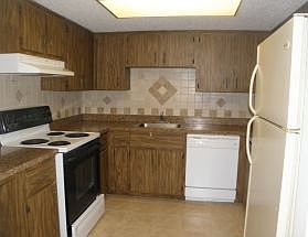 3rd image of 725A Midway Dr
