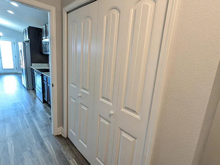 2401 Spur Ln — Photo 15